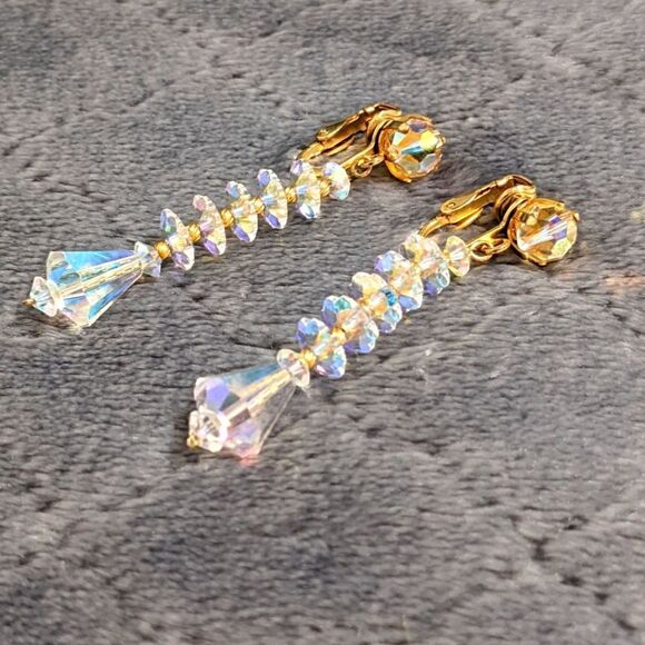 Vintage 60's Aurora Borealis Crystal Dangle Earrings - Picture 13 of 13